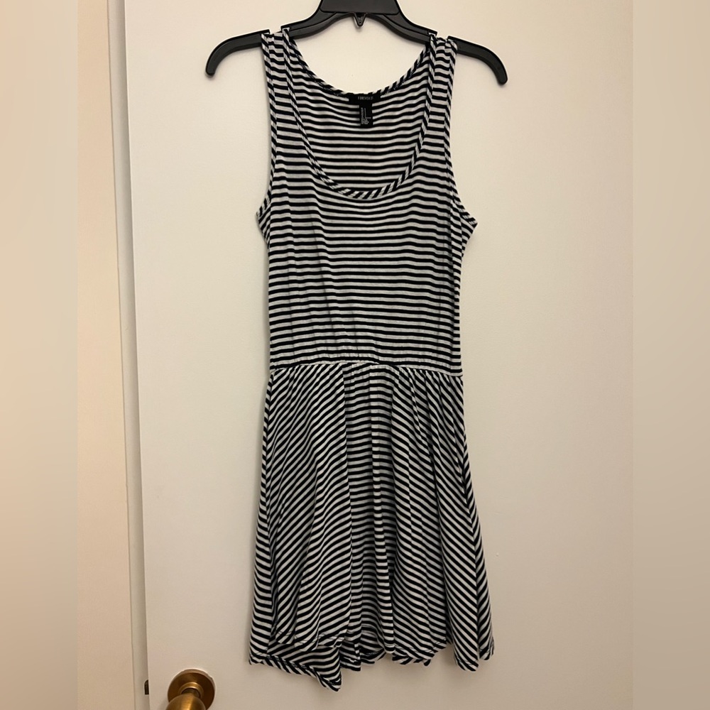 Women’s Small Summer Black and White Striped Dress. Size: Small (S). Forever 21